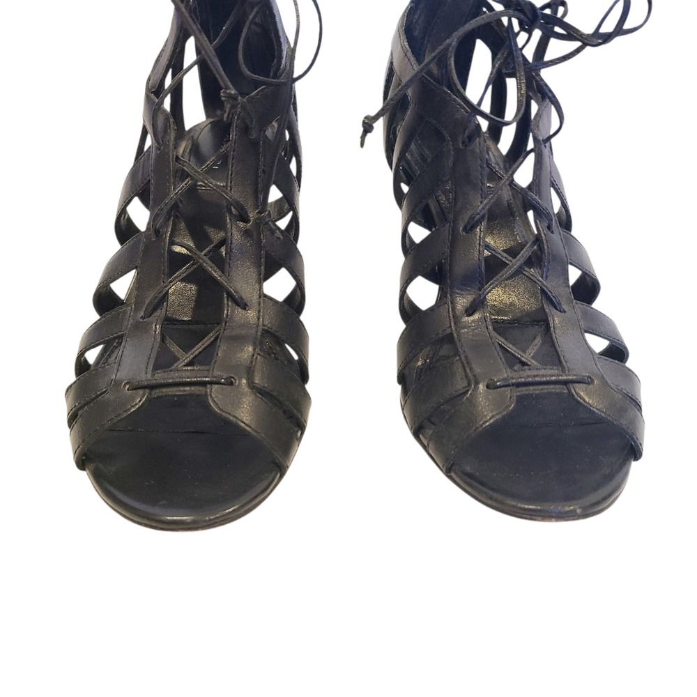 T Tahari Rhodes Black Leather Gladiator Kitten Heel Sandals Womens 6.5 M Strappy - Picture 3 of 10